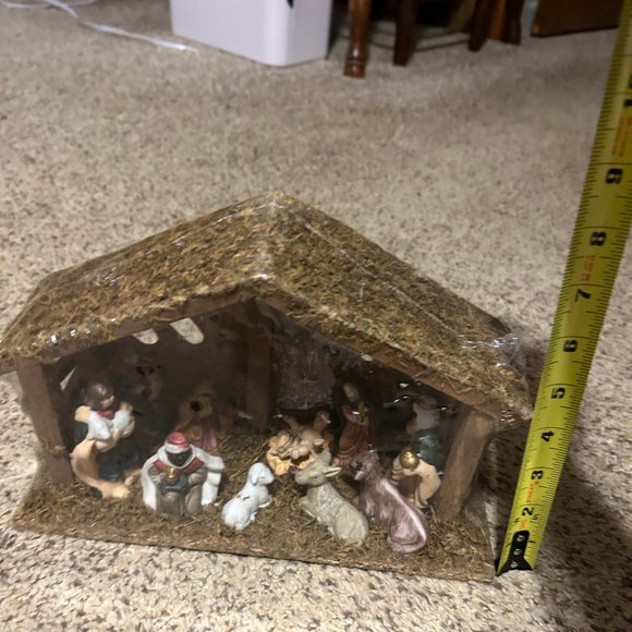 Nativity Scene Indoor decoration - Picture 3 of 6